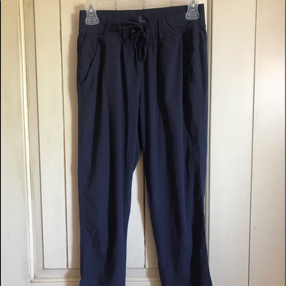 athletic capri pants